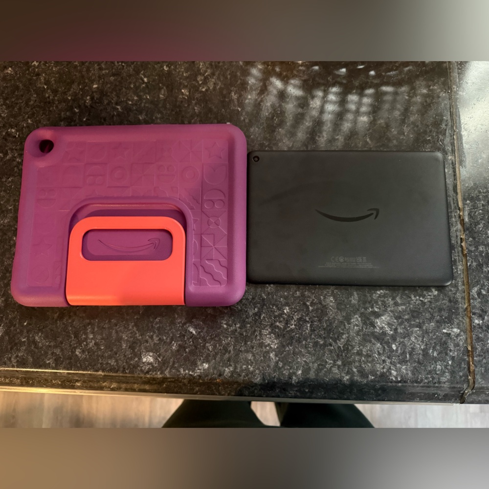 Amazon tablets - Picture 3 of 4